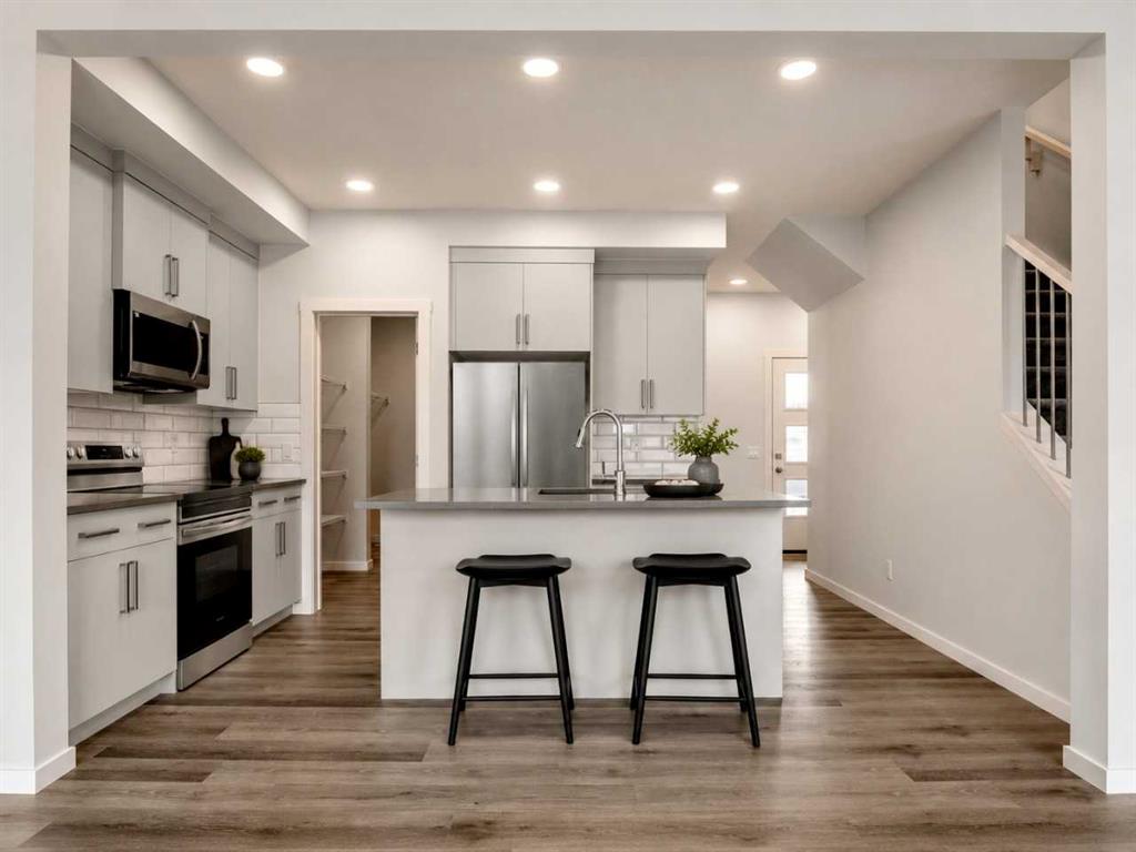 Third View of 410 Heritage Boulevard , Heritage Hills, Cochrane, Alberta, T4C 0L3