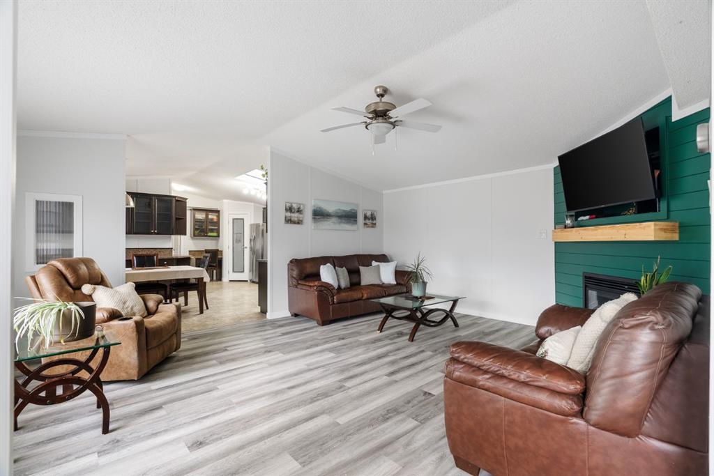 224 Clausen Crescent , A2349137, Alberta,