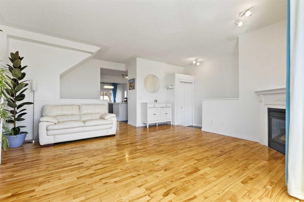 Fifth View of 82 Country Hills Gardens NW, Country Hills, Calgary, Alberta, T3K 5K2