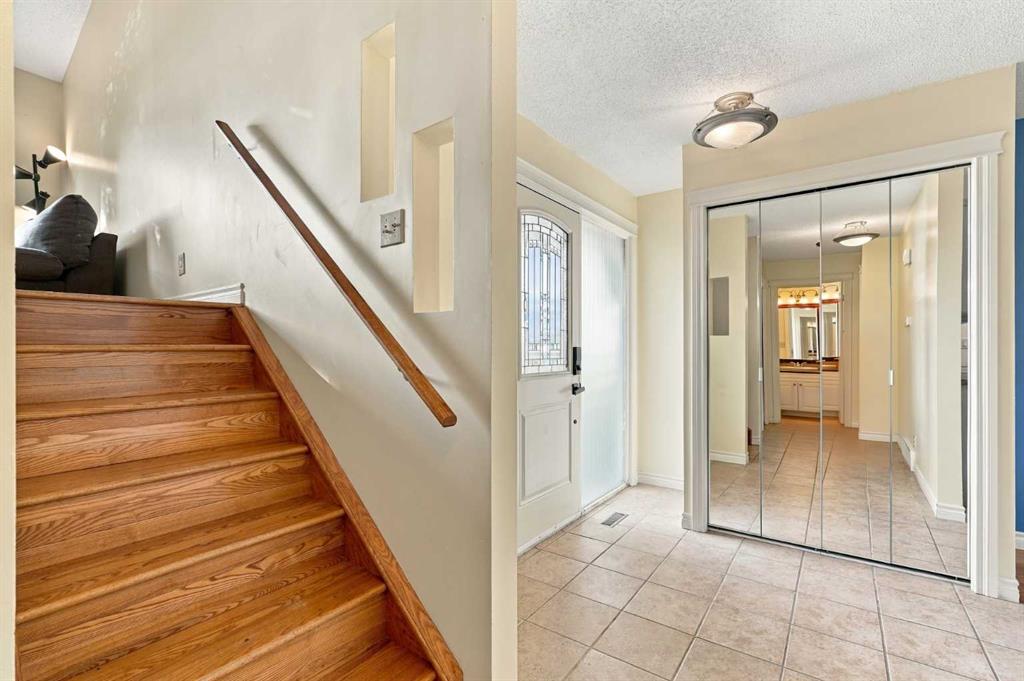 Fifth View of 6624 37 Street SW, Lakeview, Calgary, Alberta, T3E 5M9