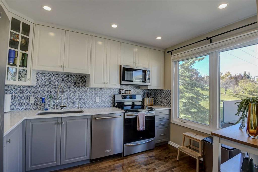 Fourth View of 96 Coachway Gardens SW, Coach Hill, Calgary, Alberta, T3H 2V9