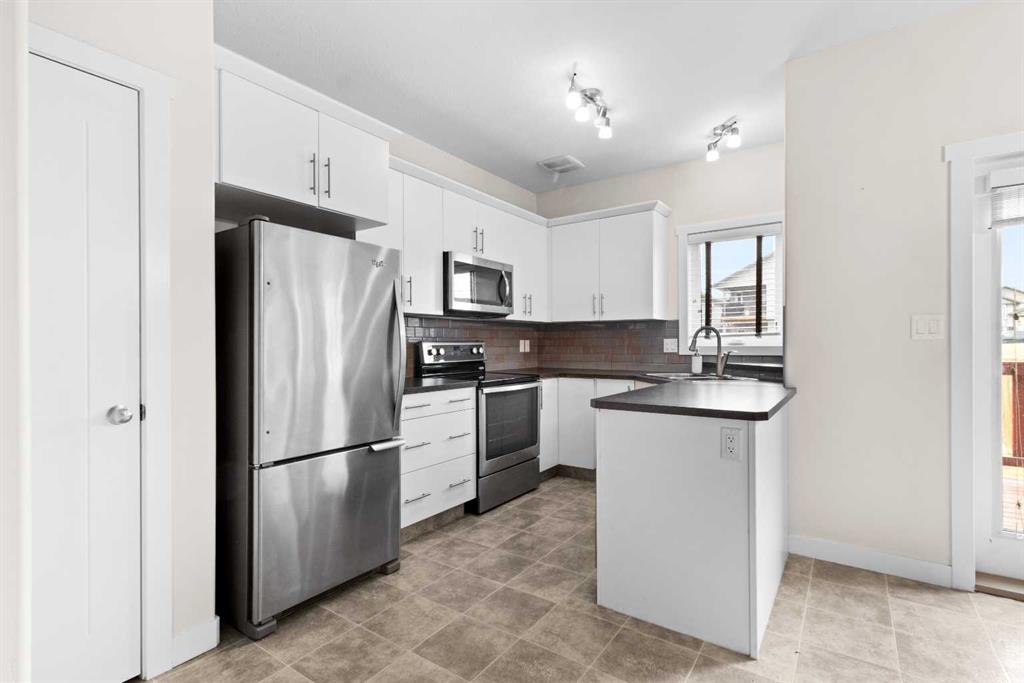 Fifth View of 107 Henderson Crescent , Hawkridge Estates, Penhold, Alberta, T0M 1R0
