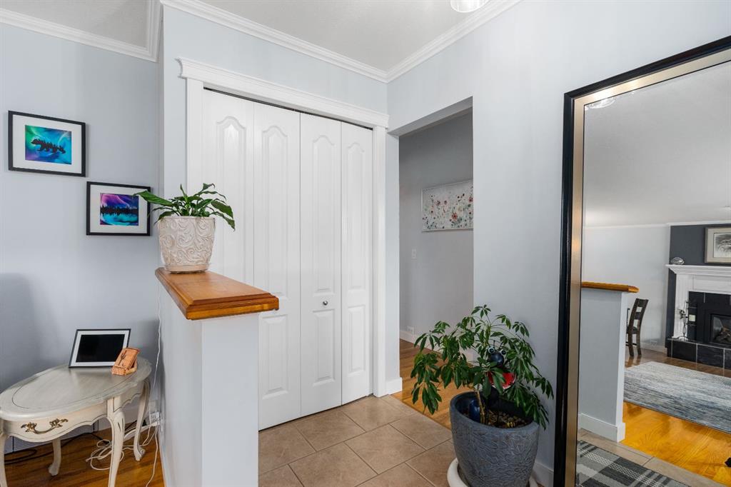 Fifth View of 328 19 Street NE, Mayland Heights, Calgary, Alberta, T2E 4W9