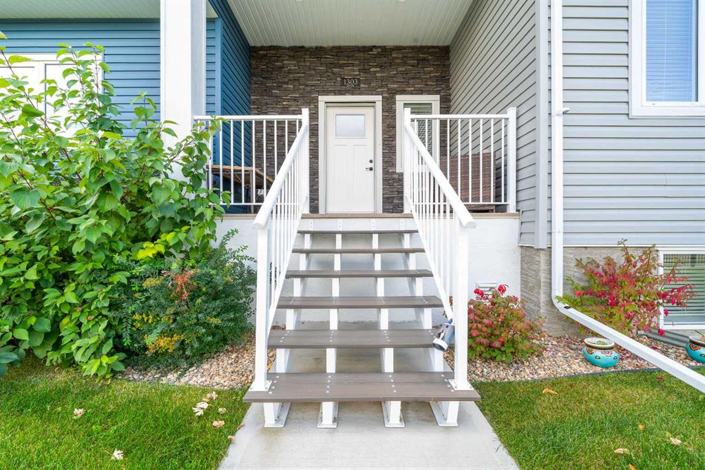 Fifth View of 1303, 401 Southlands Boulevard SE, Southland, Medicine Hat, Alberta, T1B 0T1