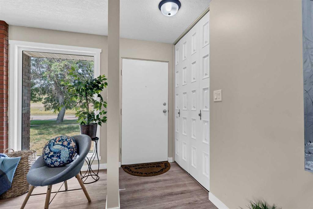 Third View of 729 3rd Street NW, Riverside, Medicine Hat, Alberta, T1A 7P6