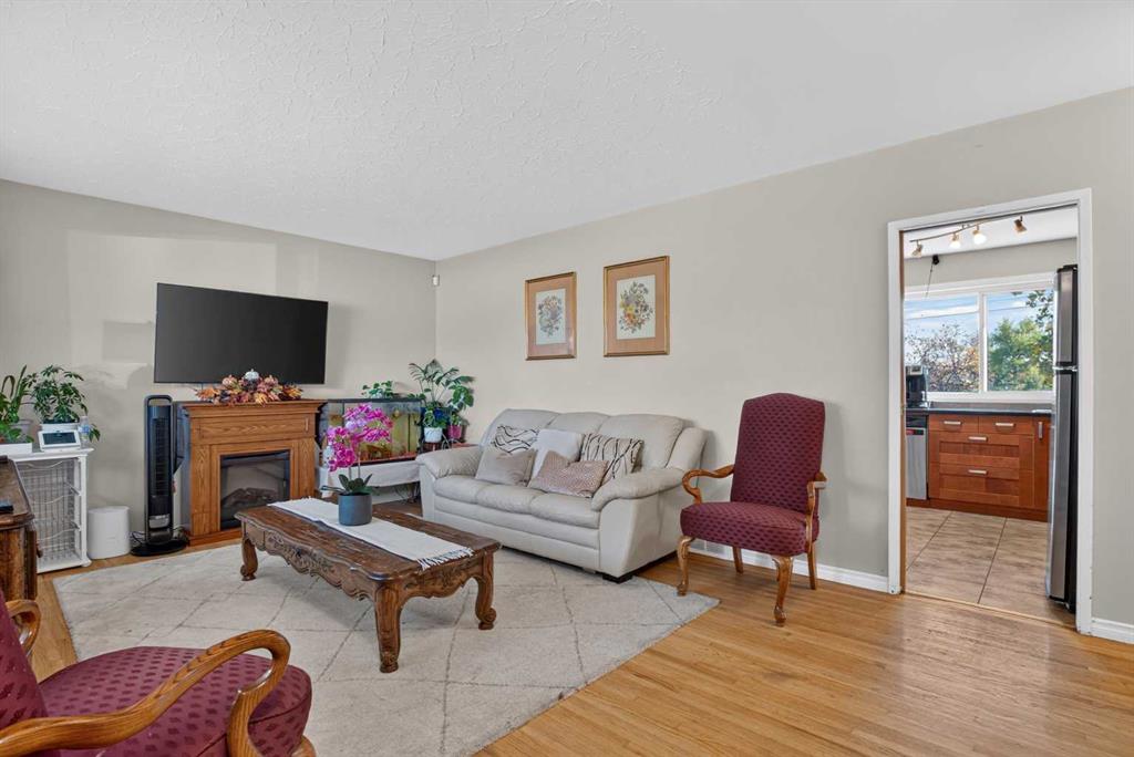 Fifth View of 4539 26 Avenue SW, Glenbrook, Calgary, Alberta, T3E 0P8