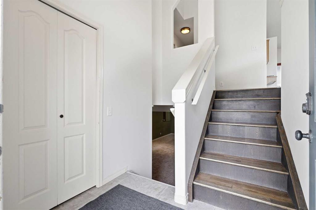 Fifth View of 95 Inglewood Drive , Inglewood West, Red Deer, Alberta, T4R 0B2