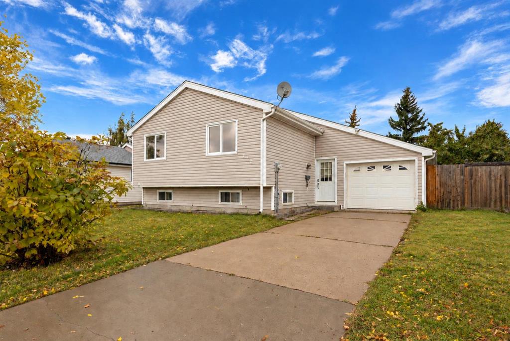 Second View of 122 Bird Crescent , Thickwood, Fort McMurray, Alberta, T9H 4T2