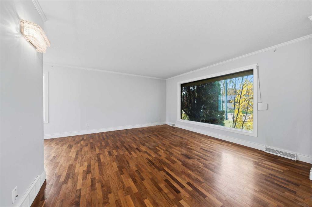 Fourth View of 7412 Fleetwood Drive SE, Fairview, Calgary, Alberta, T2H 0X1