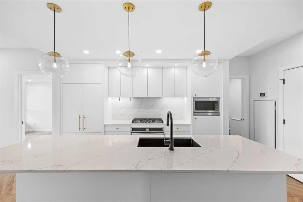 Fourth View of 209, 8505 Broadcast Avenue SW, West Springs, Calgary, Alberta, T3H 6B5