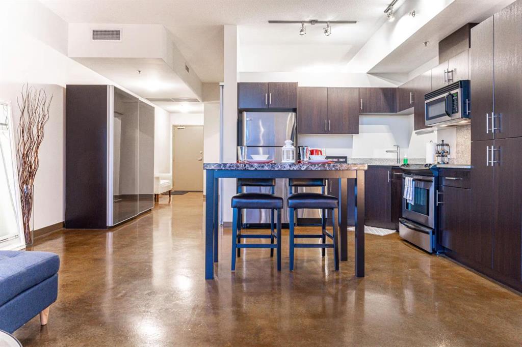 Fifth View of 1810, 135 13 Avenue SW, Beltline, Calgary, Alberta, T2R 0W8