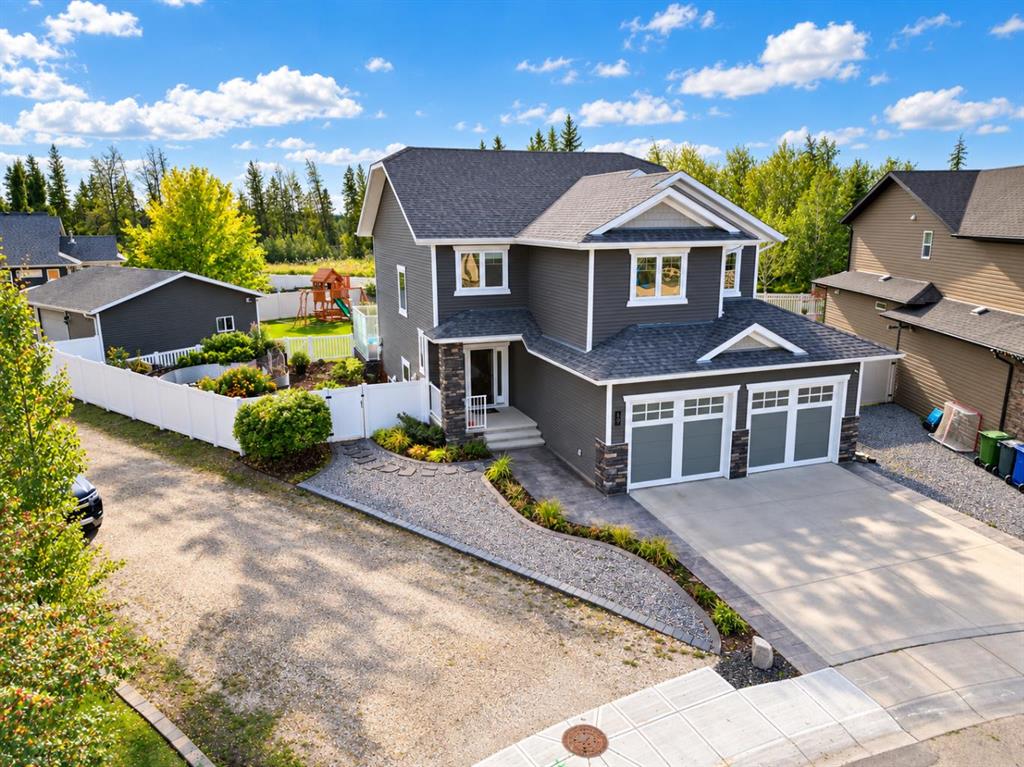 69 Connaught Crescent , A2349669, Alberta,