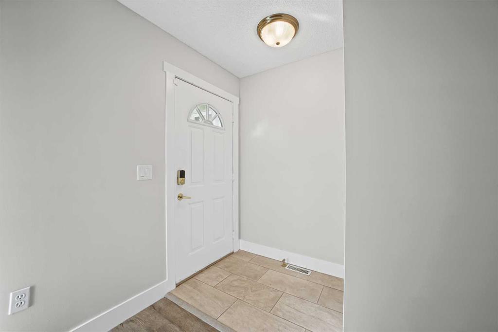 Third View of 1719 17 Street , NONE, Didsbury, Alberta, T0M0W0