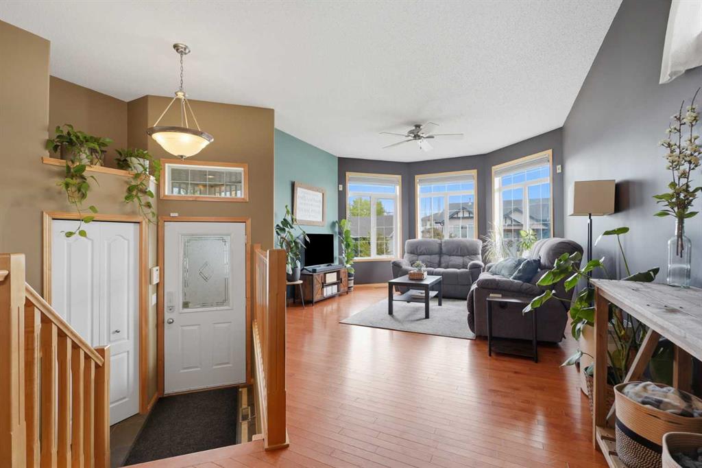 Fifth View of 14 Ladwig Close , Lonsdale, Red Deer, Alberta, T4R 2V6