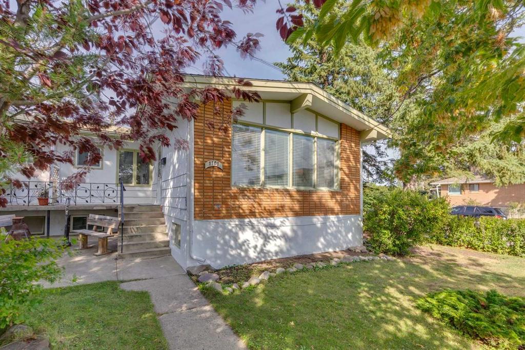 Third View of 1101 42 Street SW, Rosscarrock, Calgary, Alberta, T3C 1Z2