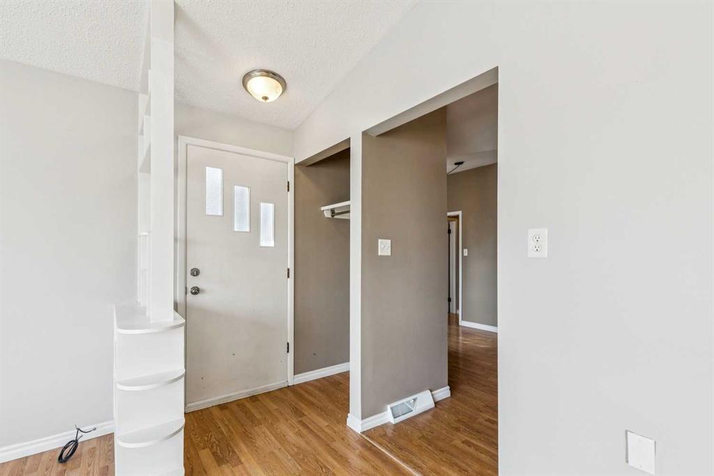 Fifth View of 1101 42 Street SW, Rosscarrock, Calgary, Alberta, T3C 1Z2