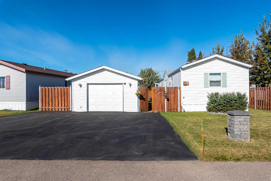 13, 5302 56B Street  , A2349897, Alberta,