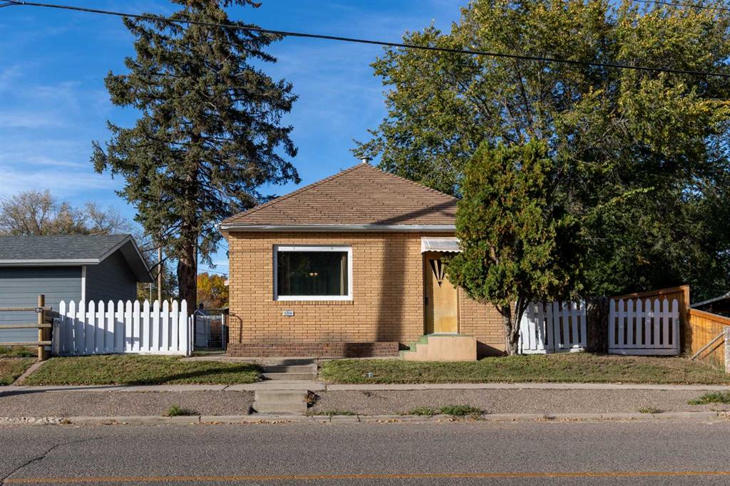 MLS® listing #116241845 for sale located at 1114 Bridge Street SE