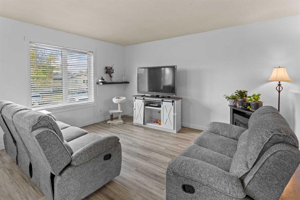 Fifth View of 5203 41 Street , Rosebud, Camrose, Alberta, T4V 0Z7
