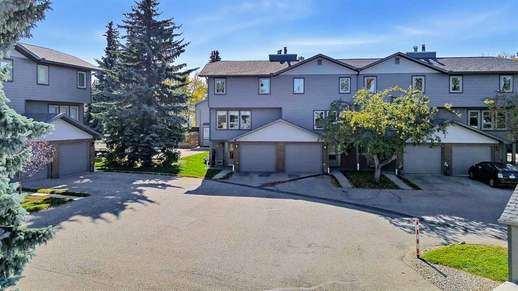 Third View of 5, 64 Woodacres Crescent SW, Woodbine, Calgary, Alberta, T2W 4V6