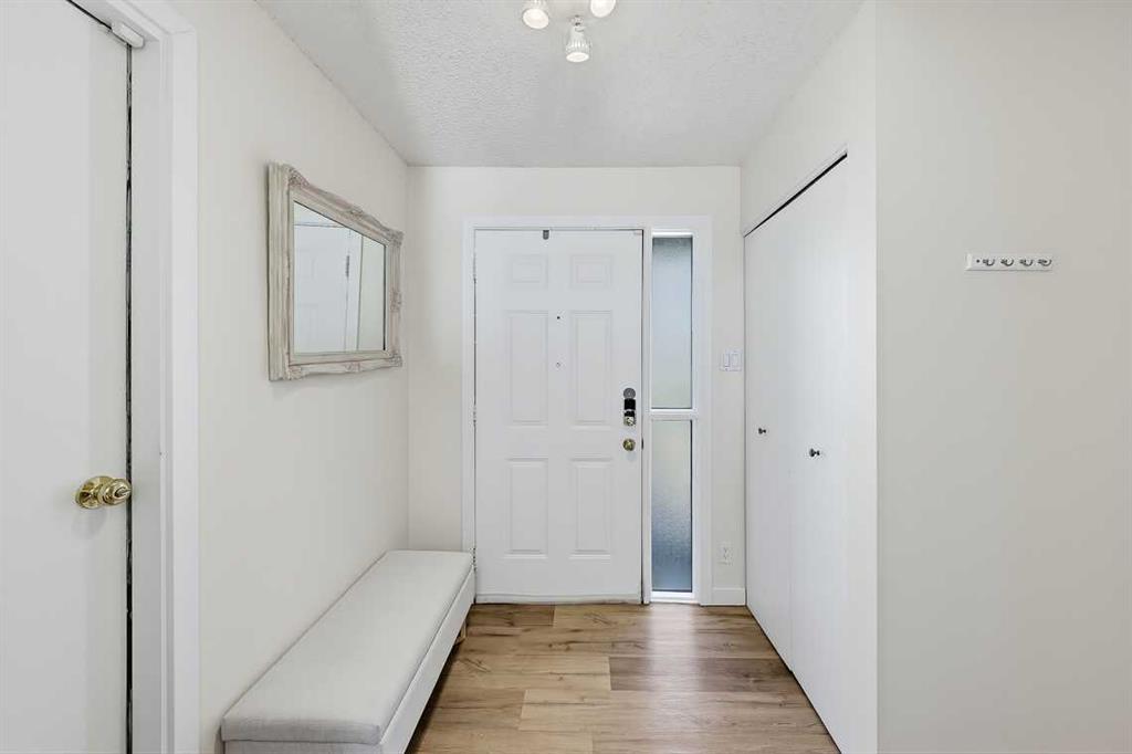 Fifth View of 5, 64 Woodacres Crescent SW, Woodbine, Calgary, Alberta, T2W 4V6