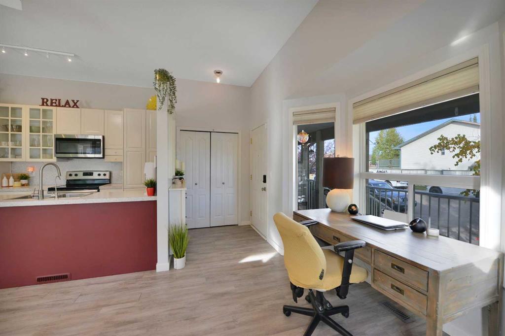 Fifth View of 332 Drummond Avenue , Davenport, Red Deer, Alberta, T4R 3B6
