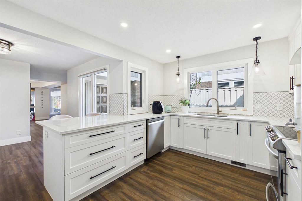 Fourth View of 252, 20 Midpark Crescent SE, Midnapore, Calgary, Alberta, T2X1P3