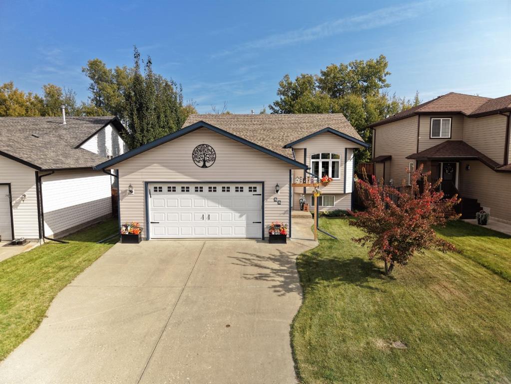 55 Rodeo Way , A2350218, Alberta,