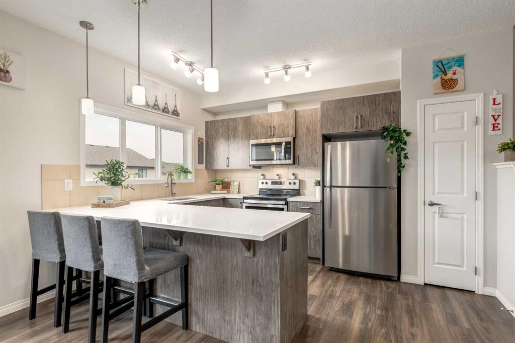 Third View of 497 Hillcrest Road SW, Hillcrest, Airdrie, Alberta, T4B 4T8