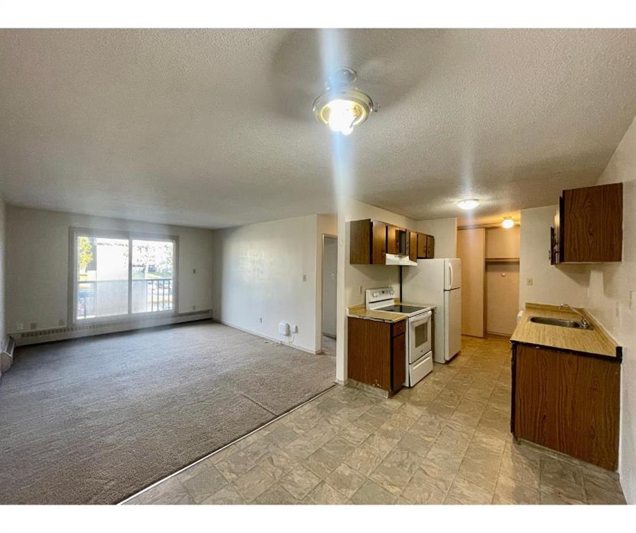 Third View of #208B, 5611 9 Avenue  , Edson, Edson, Alberta, T7E 1R5