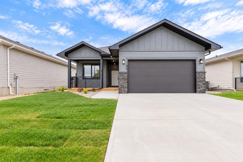 82 E 300 S  , A2350421, Alberta,