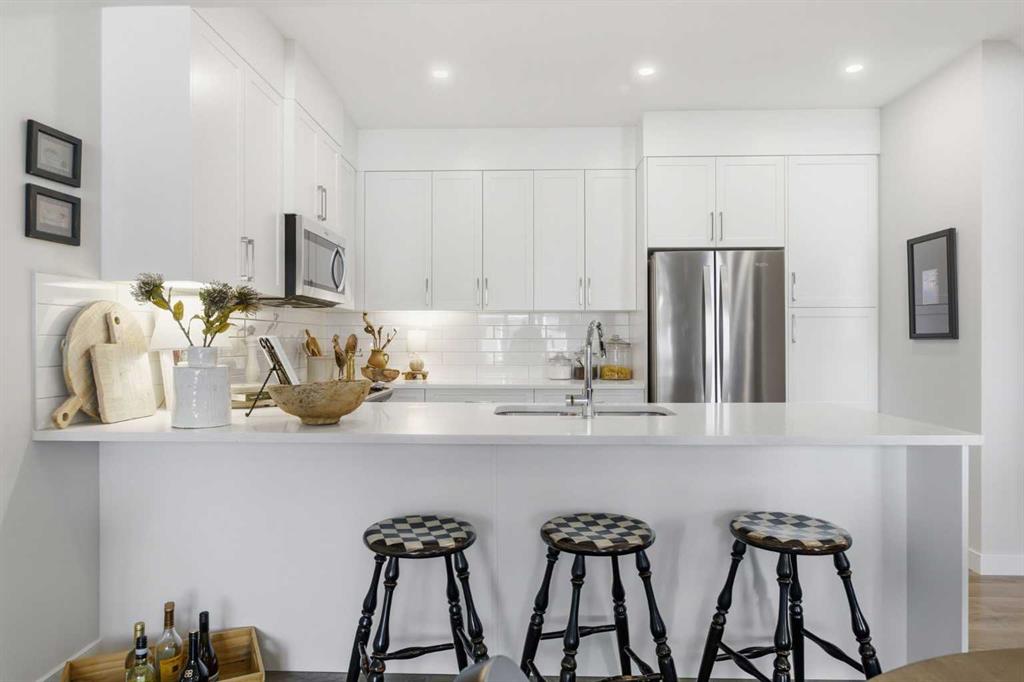 307 Crestridge Common SW, A2350552, Alberta,