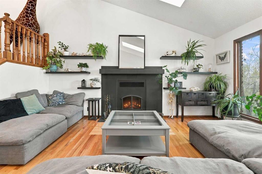 Fifth View of 296 Woodbine Boulevard SW, Woodbine, Calgary, Alberta, T2W 4K7