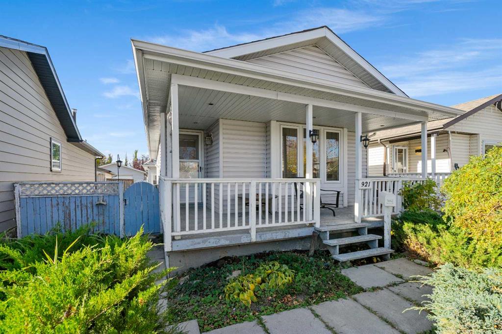 Third View of 921 Erin Woods Drive SE, Erin Woods, Calgary, Alberta, T2B 2X1