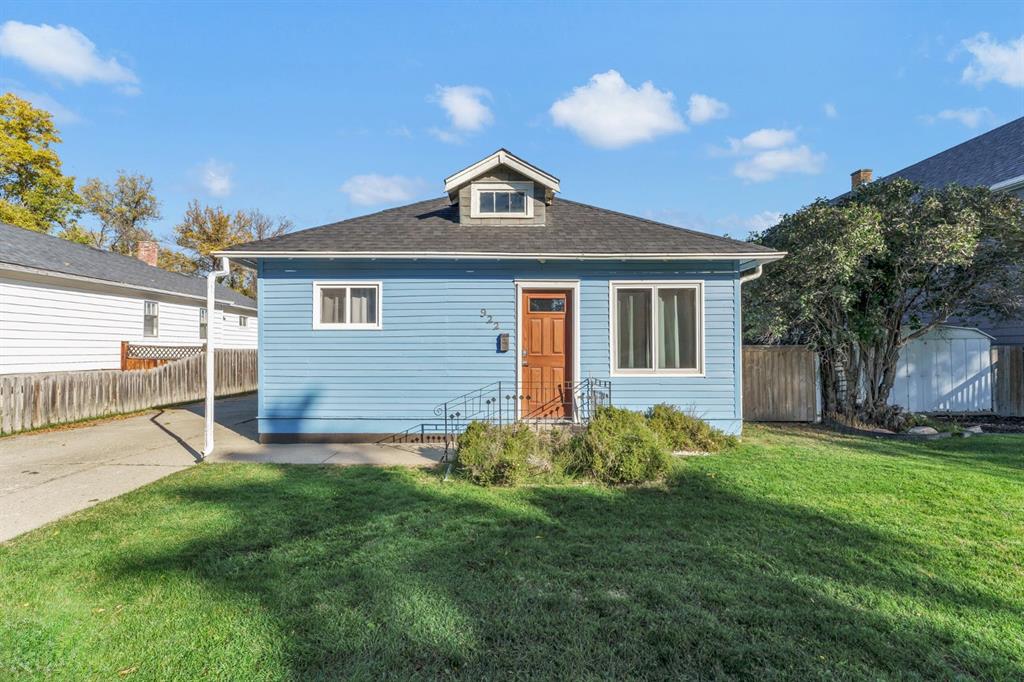 922 4 Street SE, A2350668, Alberta,
