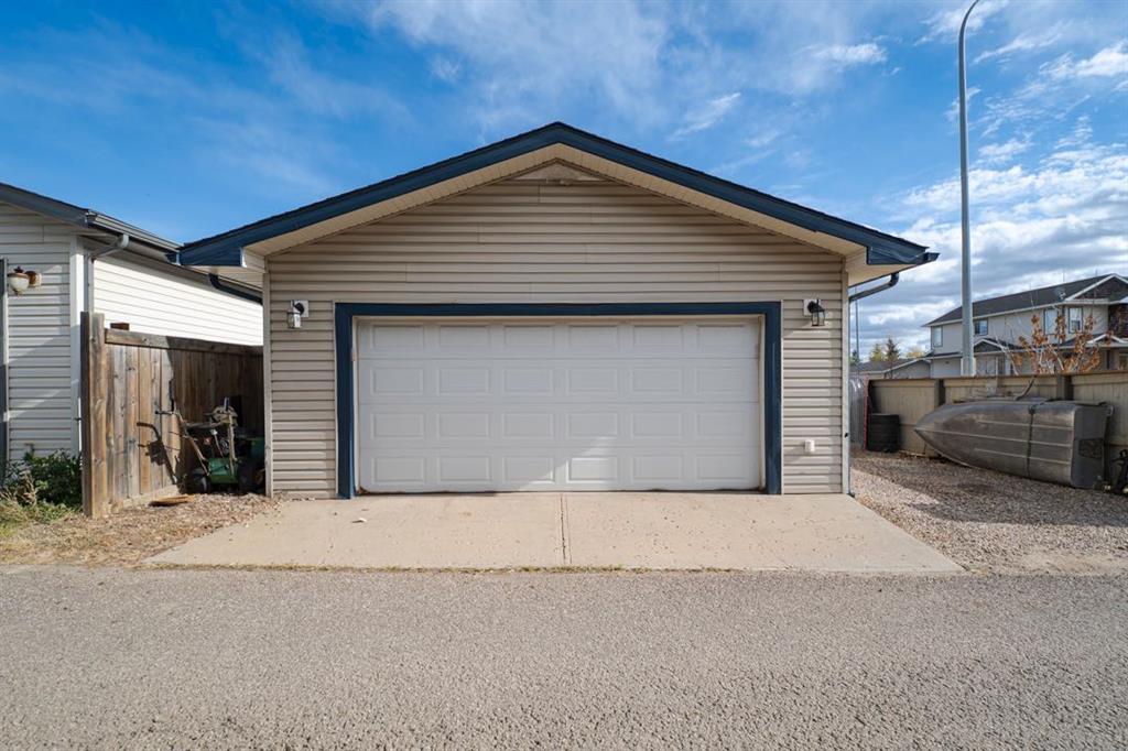 Third View of 249 Thrush Street , Eagle Ridge, Fort McMurray, Alberta, T9K 0L8