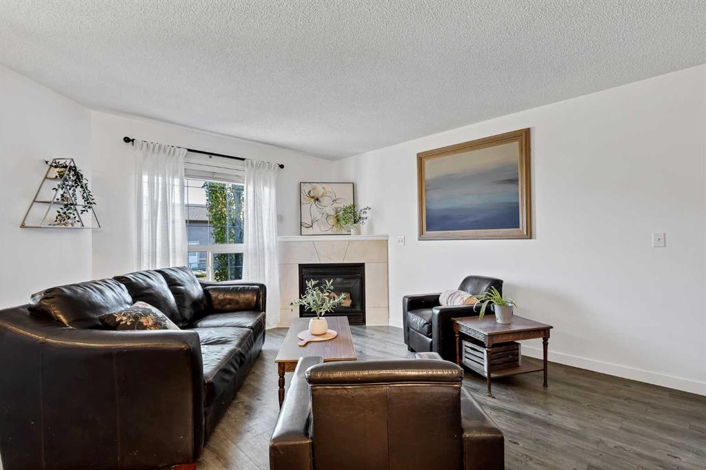 Fourth View of 25, 156 Canoe Drive SW, Canals, Airdrie, Alberta, T4B 2Z3