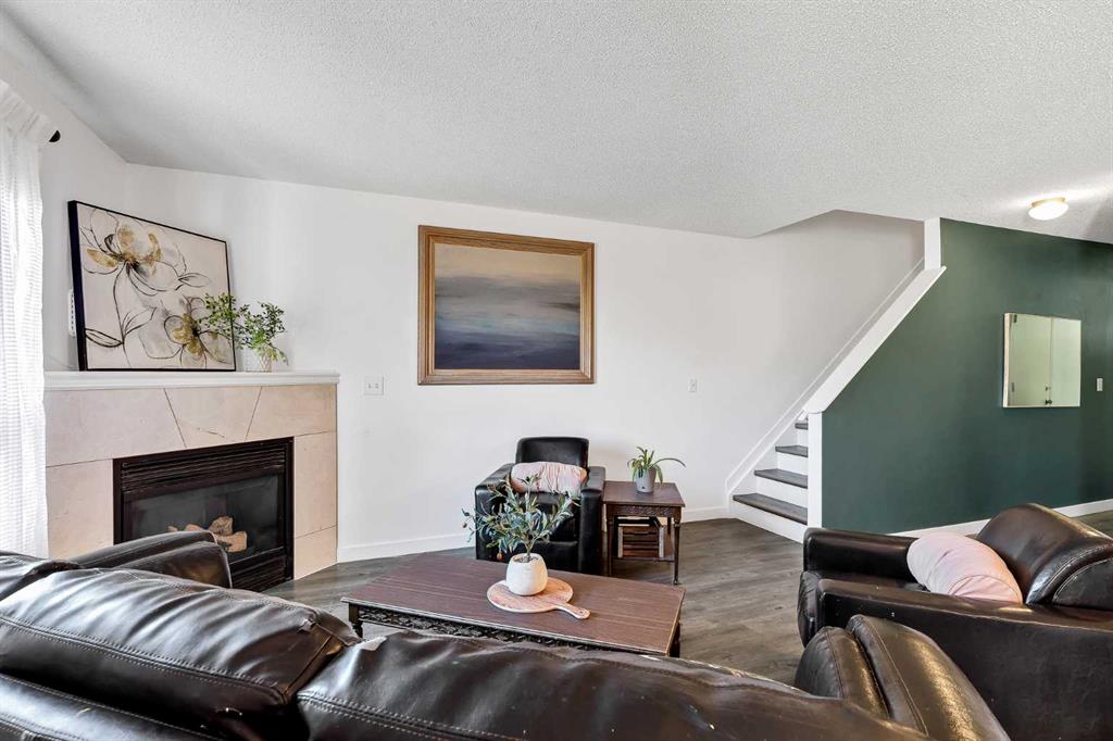 Fifth View of 25, 156 Canoe Drive SW, Canals, Airdrie, Alberta, T4B 2Z3