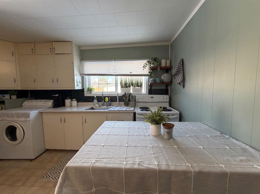 Fifth View of 302 7 Avenue SW, Bankview, Drumheller, Alberta, T0J 0Y6