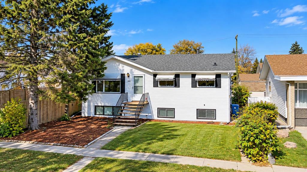 208 4th Avenue W, A2350834, Alberta,