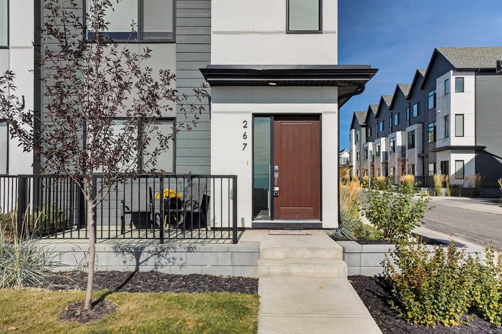 Third View of 267 Dieppe Drive SW, Currie Barracks, Calgary, Alberta, T3E 8H6