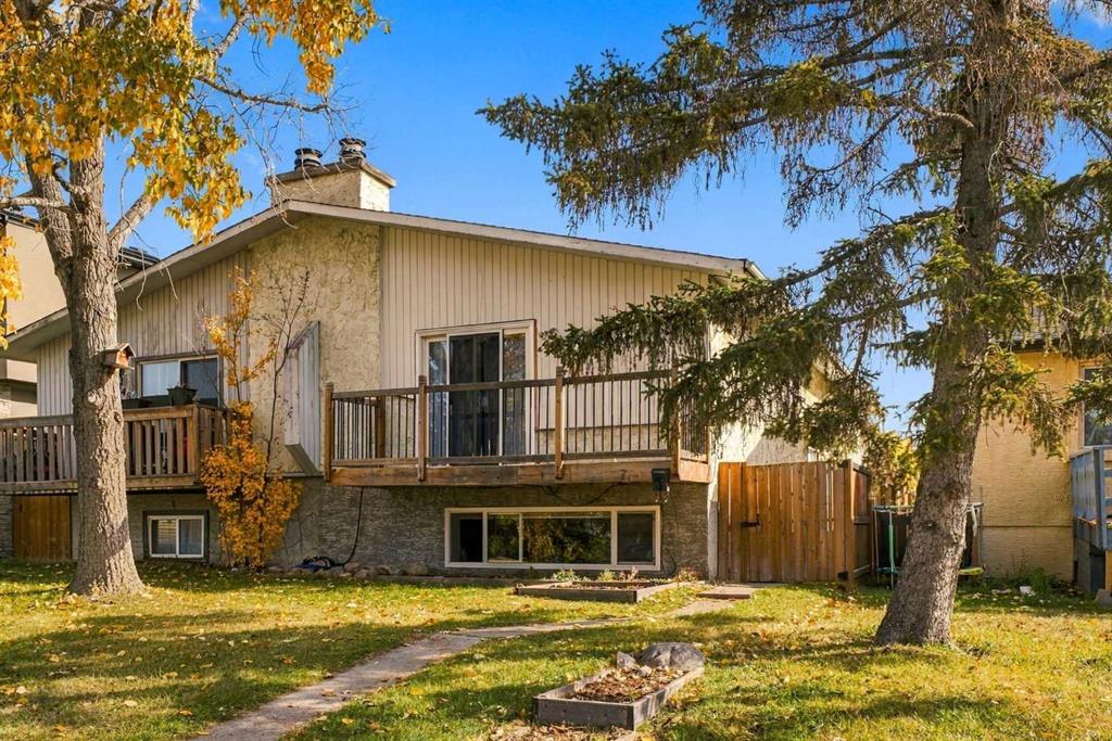 Second View of 4646 80 Street NW, Bowness, Calgary, Alberta, T3B 2P3