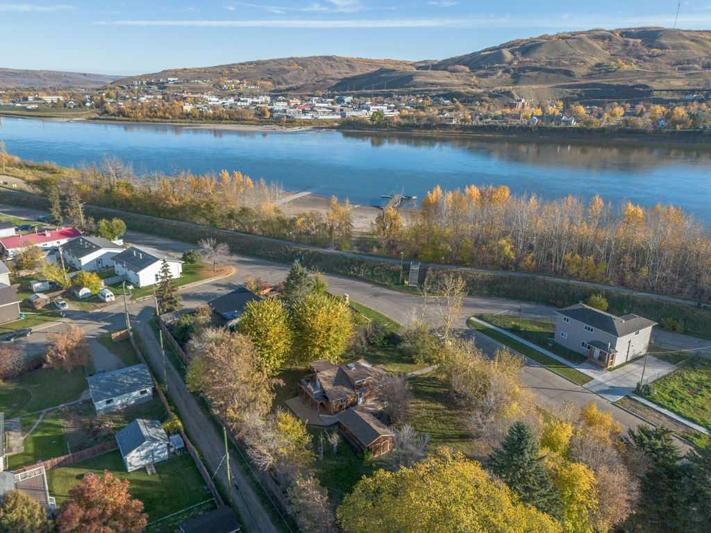 Fifth View of 10714 92 Street , Lower West Peace, Peace River, Alberta, T8S 1R1