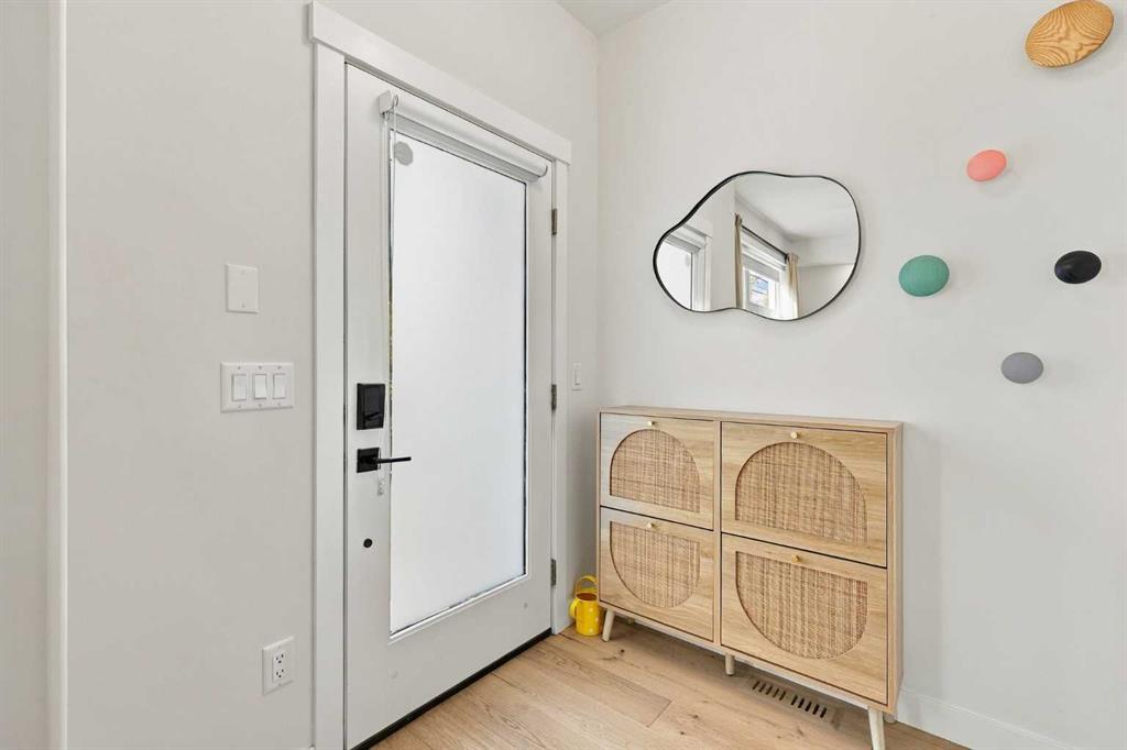 Fourth View of 3209 16 Street SW, South Calgary, Calgary, Alberta, T2T 1S6