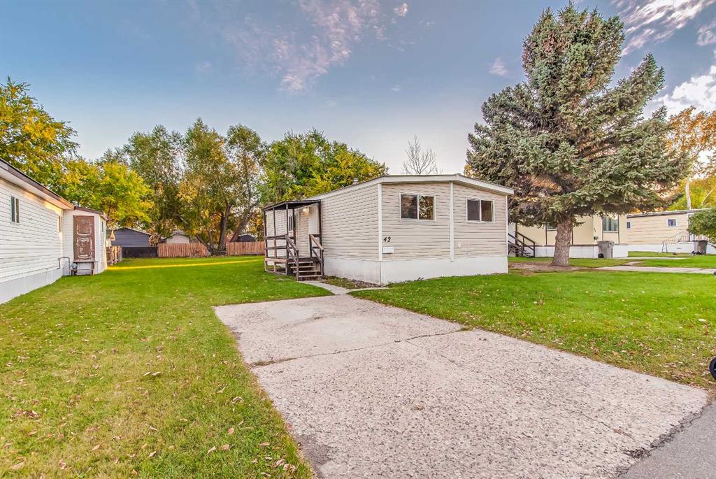 Second View of 42, 4000 13 Avenue SE, SE Southridge, Medicine Hat, Alberta, T1B1J3