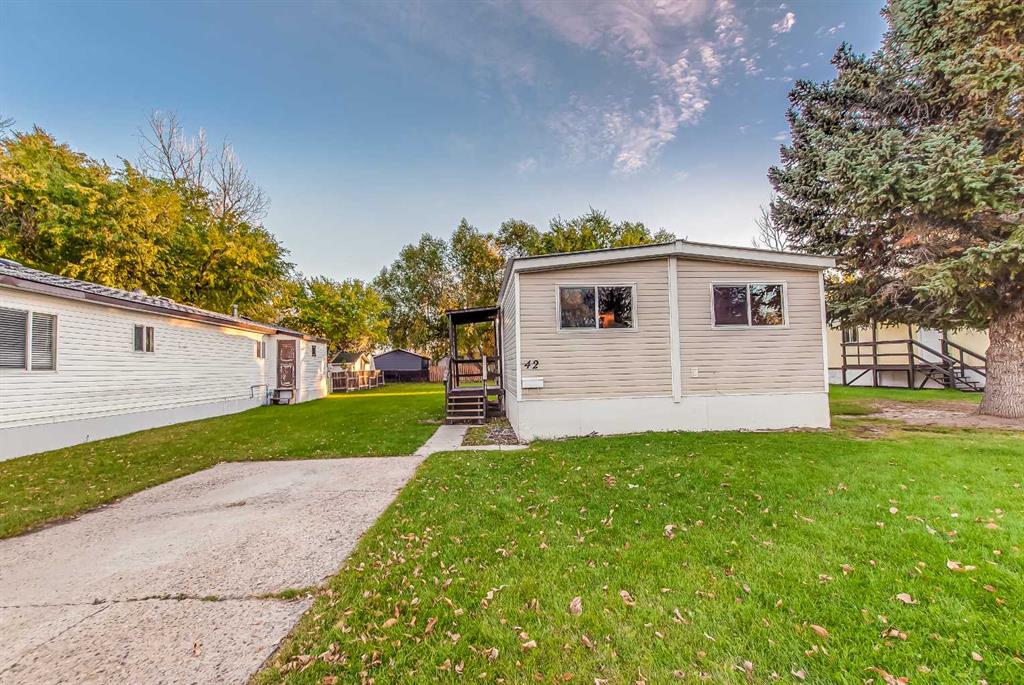 Third View of 42, 4000 13 Avenue SE, SE Southridge, Medicine Hat, Alberta, T1B1J3