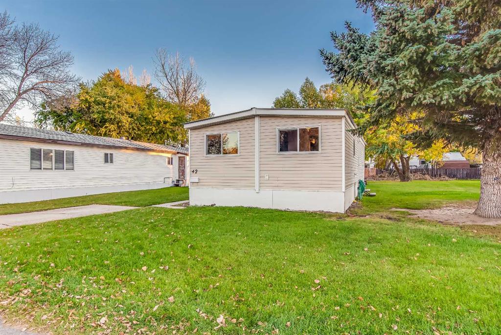 Fourth View of 42, 4000 13 Avenue SE, SE Southridge, Medicine Hat, Alberta, T1B1J3
