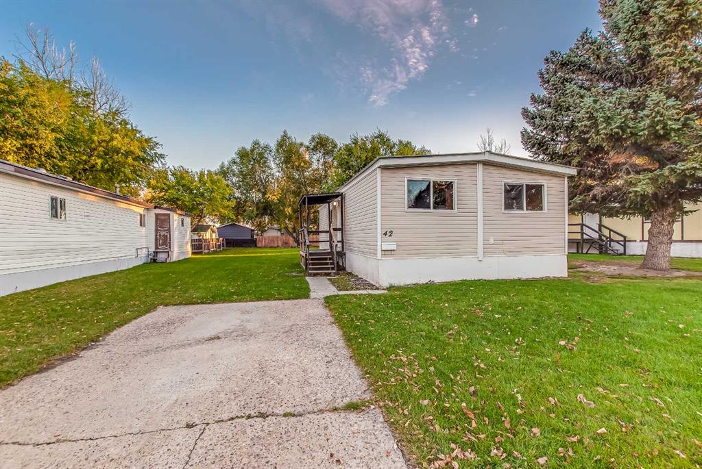 Fifth View of 42, 4000 13 Avenue SE, SE Southridge, Medicine Hat, Alberta, T1B1J3