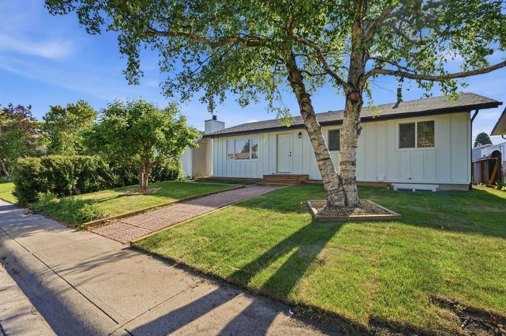Third View of 19 Mardale Crescent NE, Marlborough, Calgary, Alberta, T2A 3V4