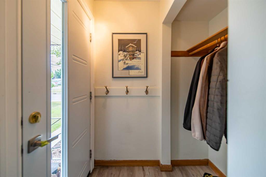 Fourth View of 84 Waterloo Drive SW, Wildwood, Calgary, Alberta, T3C 3G1